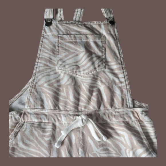 Zebra Print Cream and Blue Denim Overall Shorts. Size Medium. - Picture 2 of 9